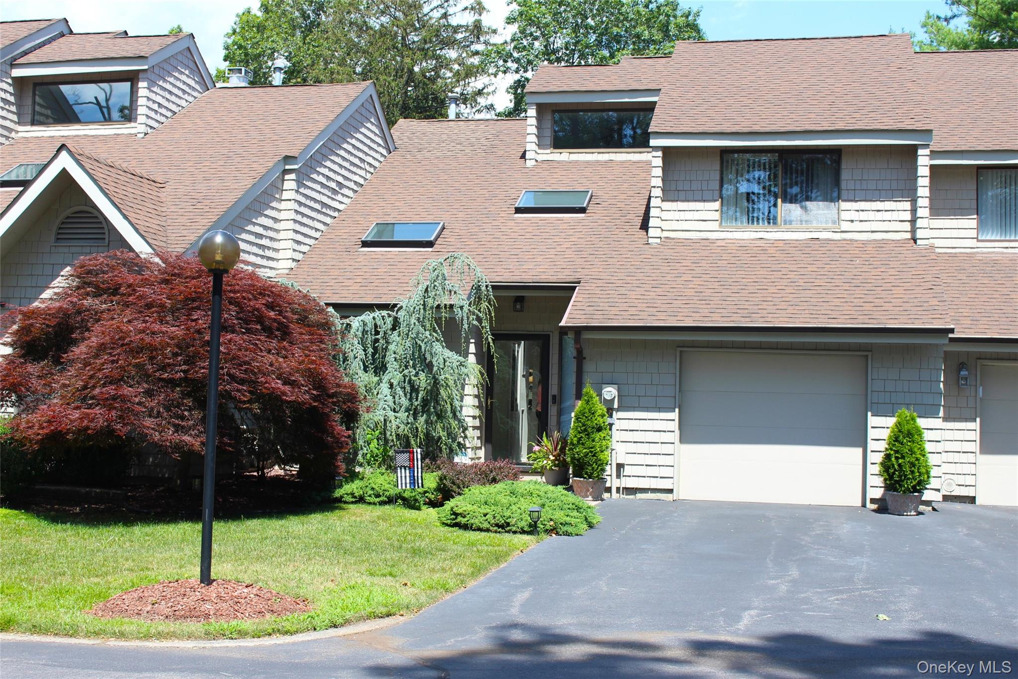 2 Rose Court, East Islip, NY 11730