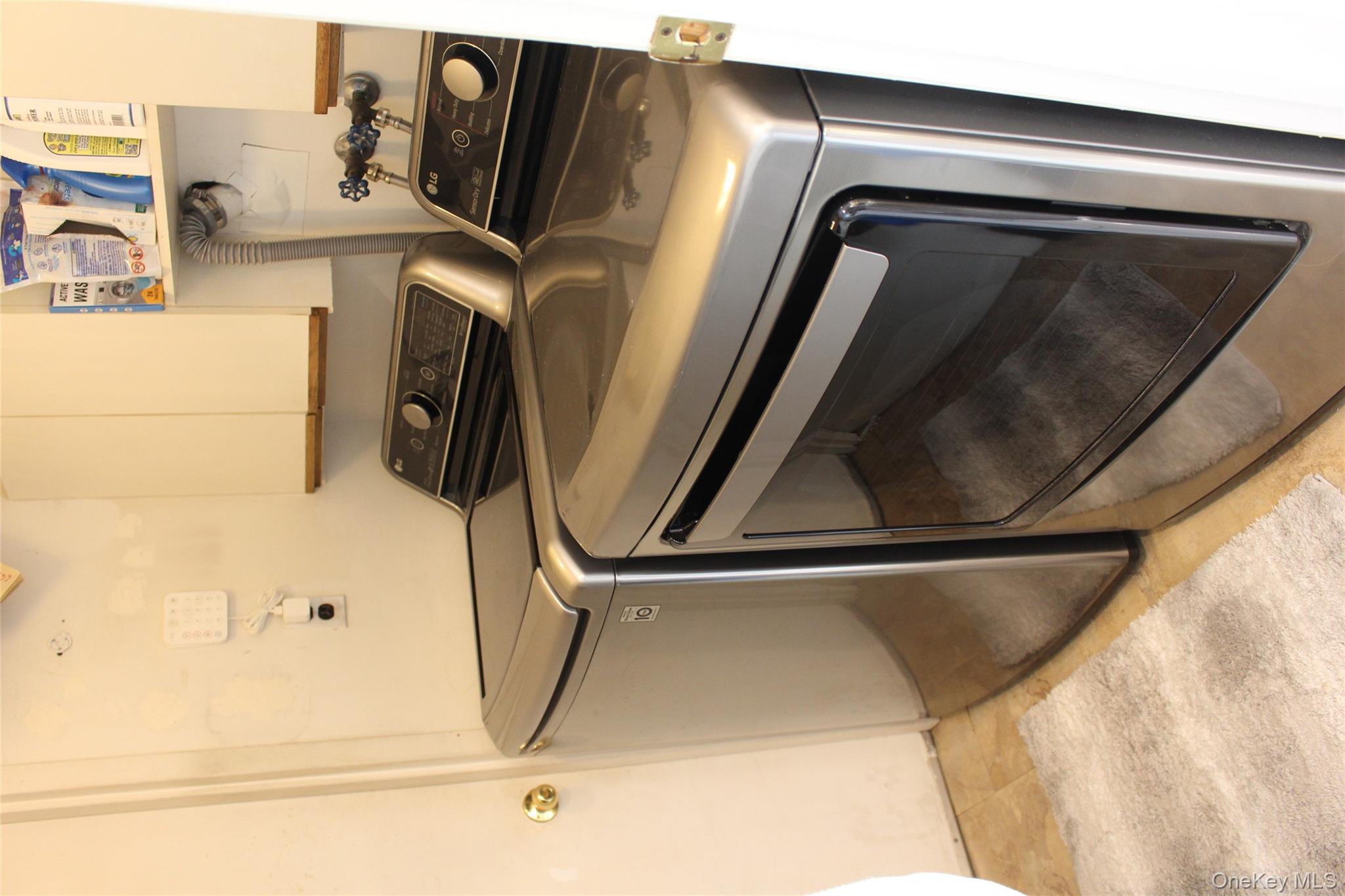 2 Rose Court, East Islip, NY 11730