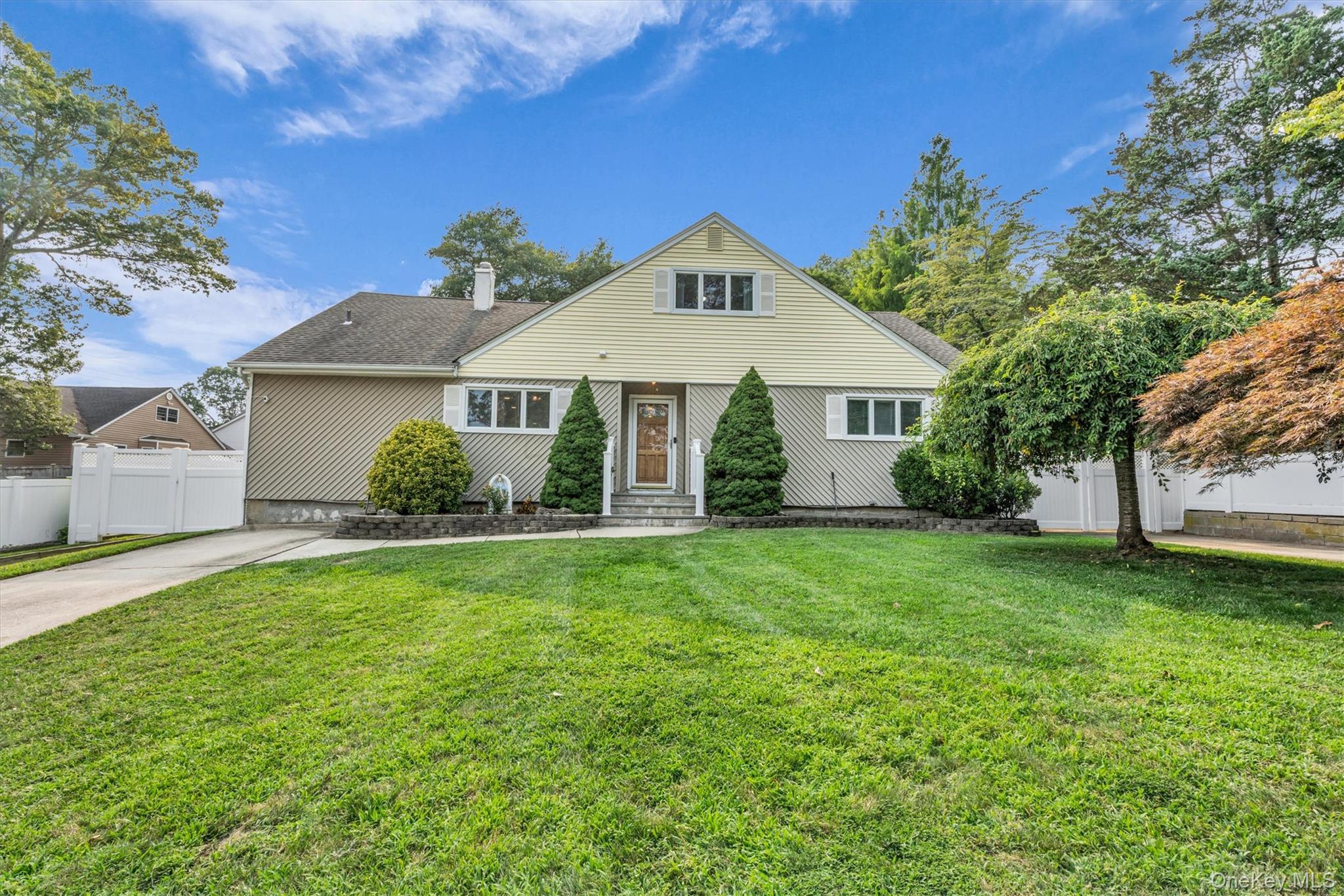2810 Chestnut Avenue, Ronkonkoma, NY 11779