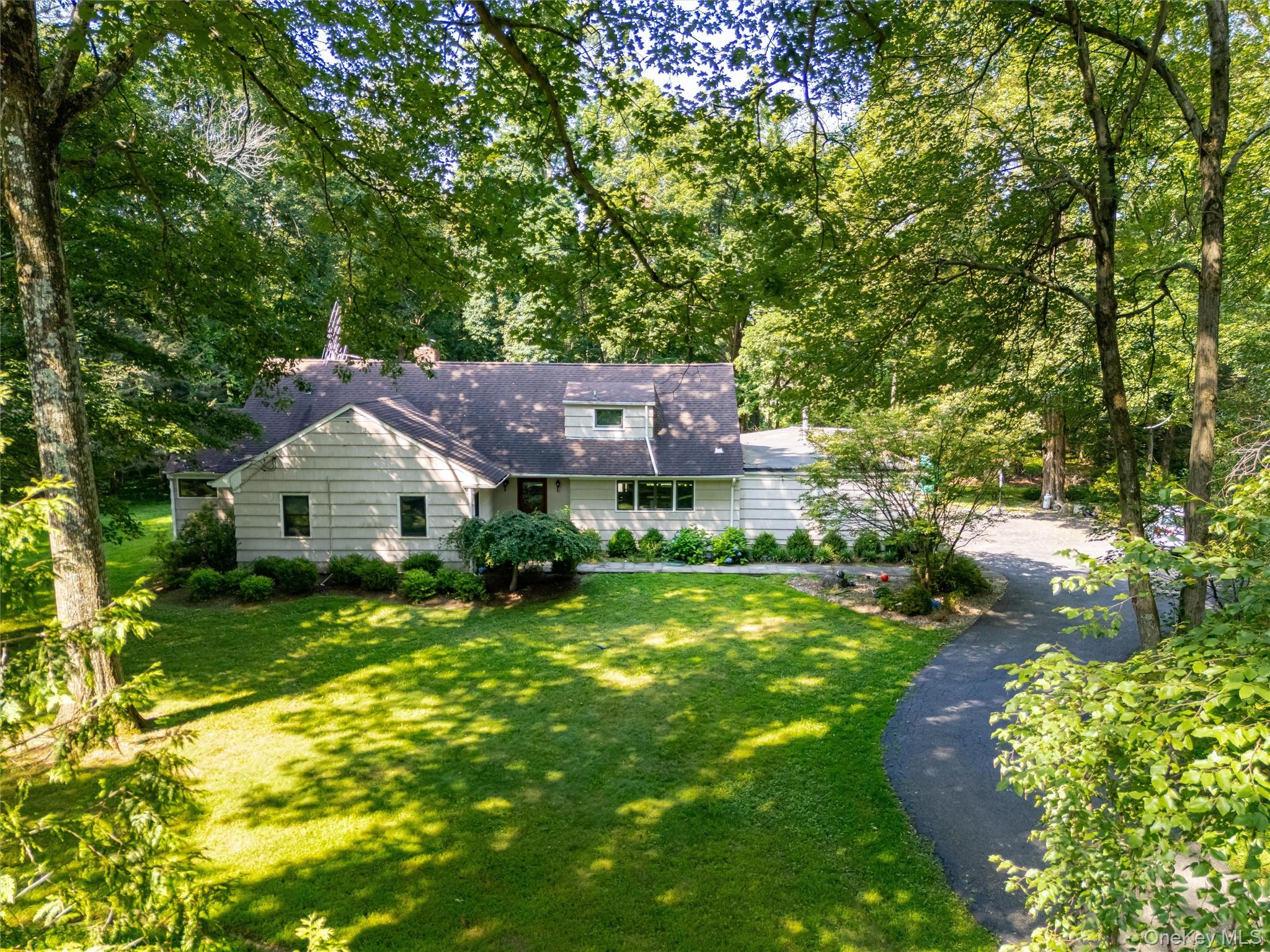 6 Algonquin Drive, Chappaqua, NY 10514