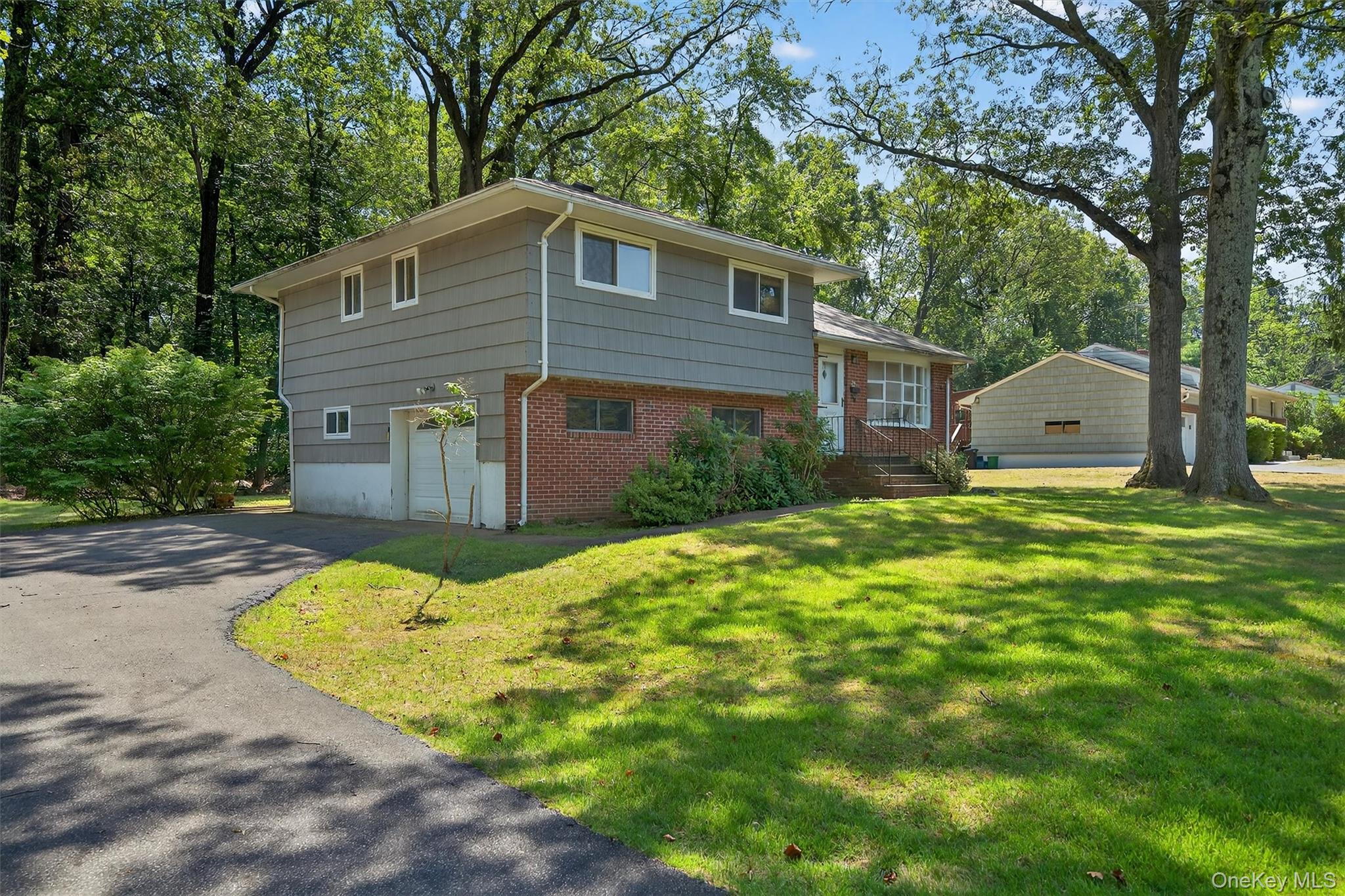 36 Mallory Road, Hillcrest, NY 10977