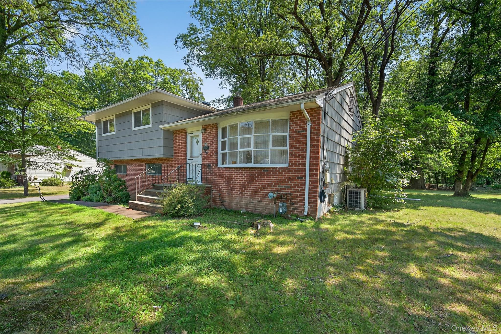 36 Mallory Road, Hillcrest, NY 10977