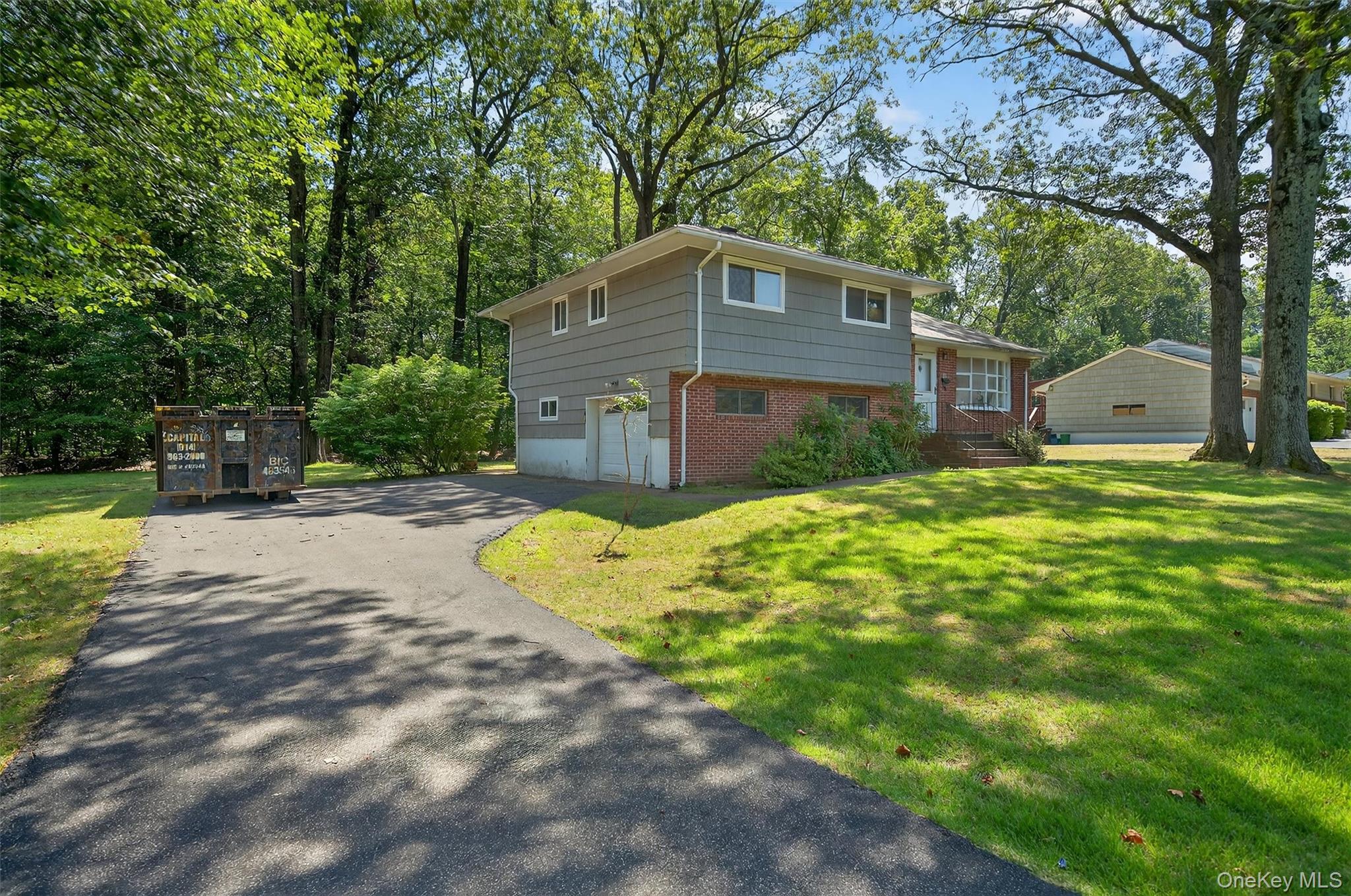 36 Mallory Road, Hillcrest, NY 10977