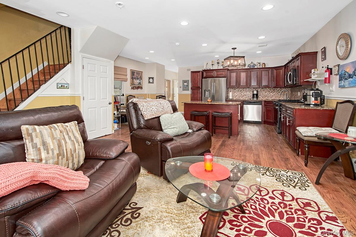 833 E 229th Street, Bronx, NY 10466