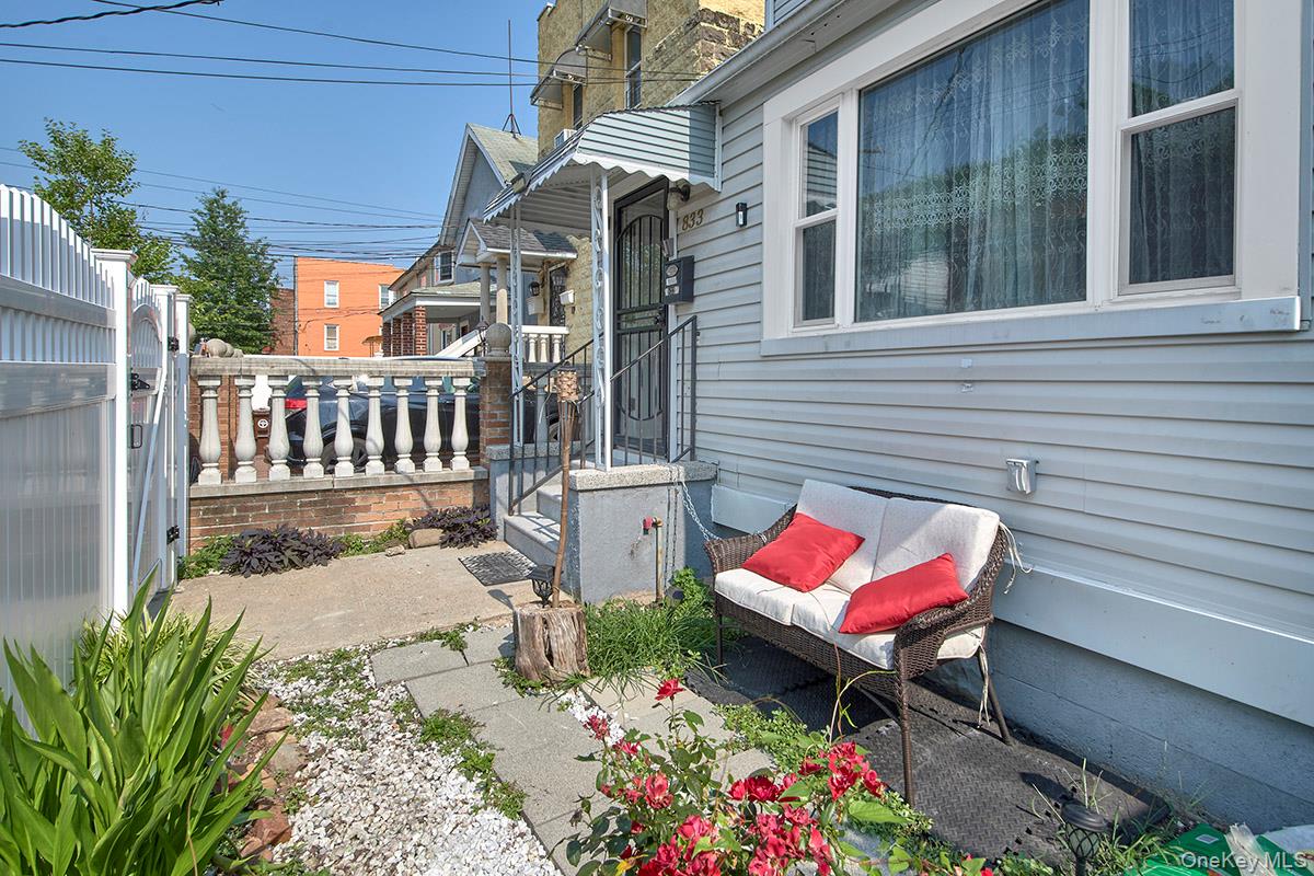 833 E 229th Street, Bronx, NY 10466