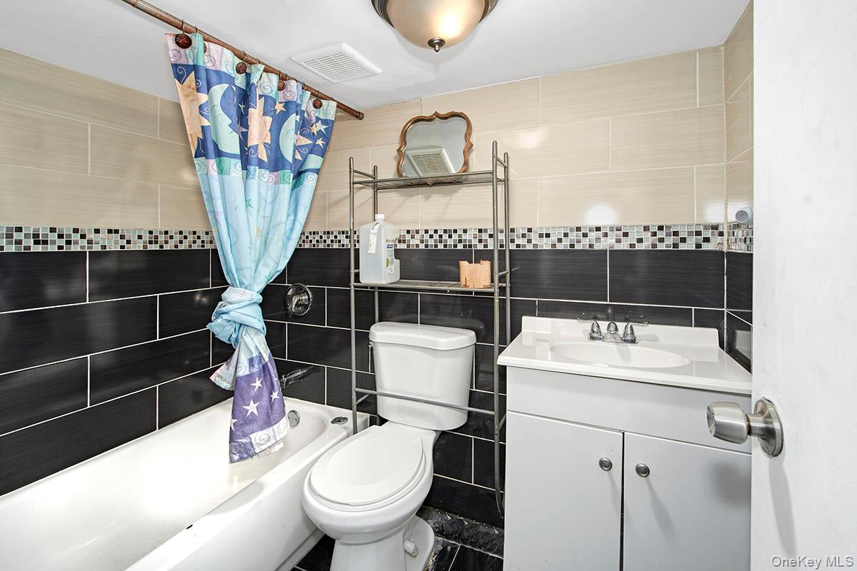 833 E 229th Street, Bronx, NY 10466