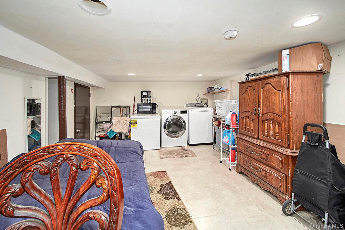 833 E 229th Street, Bronx, NY 10466