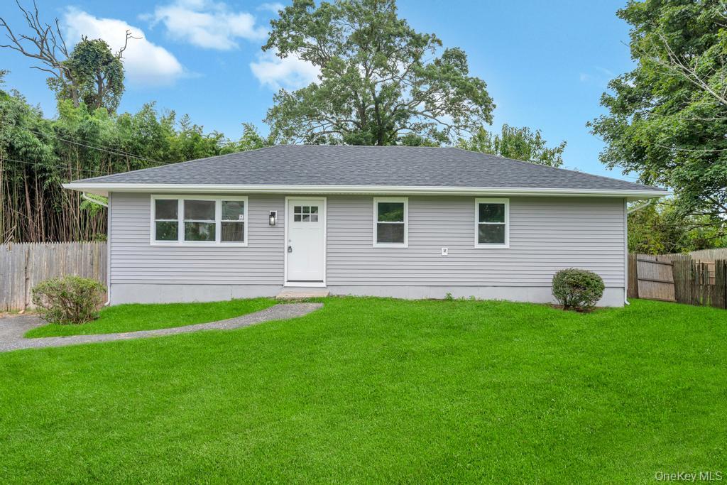 4 Stanley Drive, Shirley, NY 11967