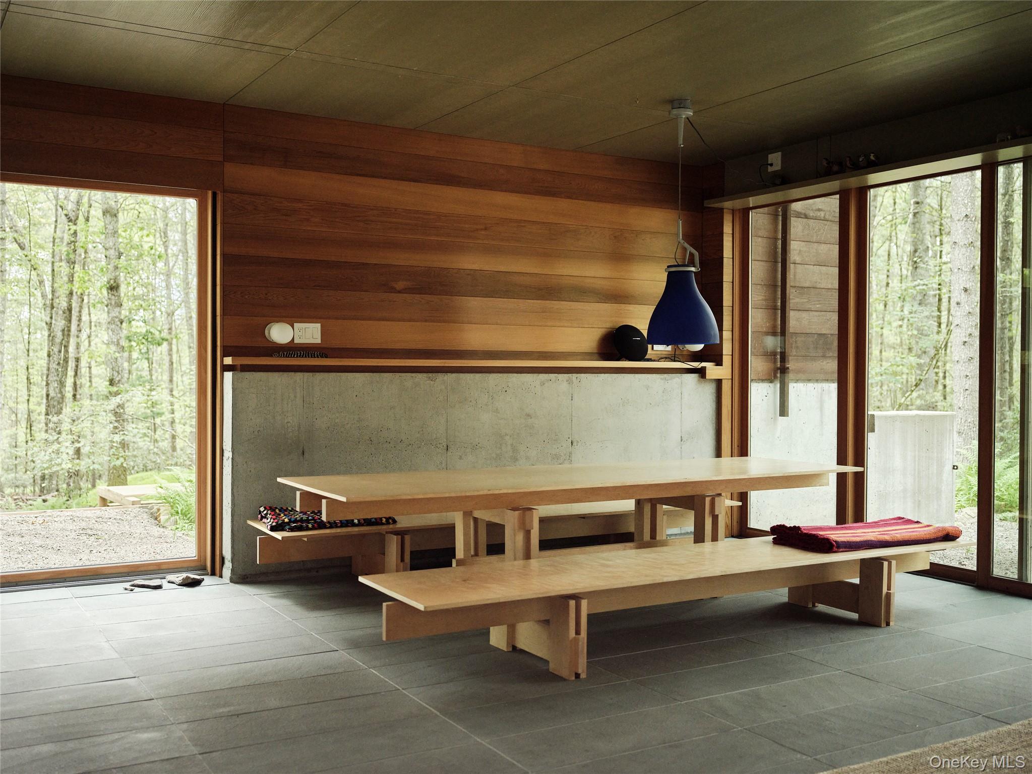 2003 Queens Highway, Kerhonkson, NY 12446