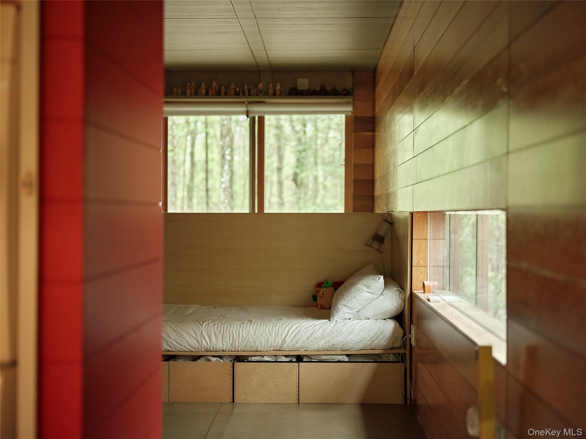 2003 Queens Highway, Kerhonkson, NY 12446