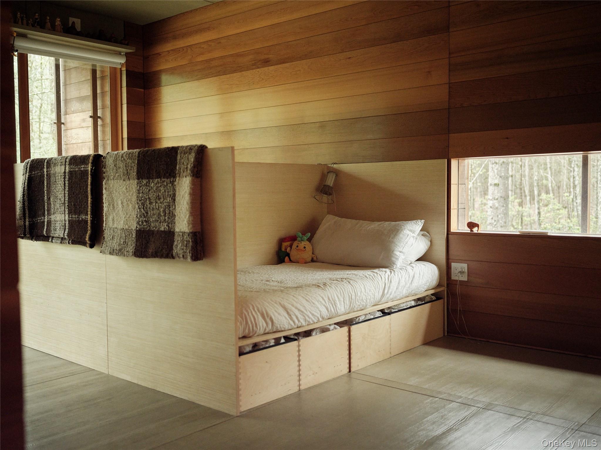 2003 Queens Highway, Kerhonkson, NY 12446