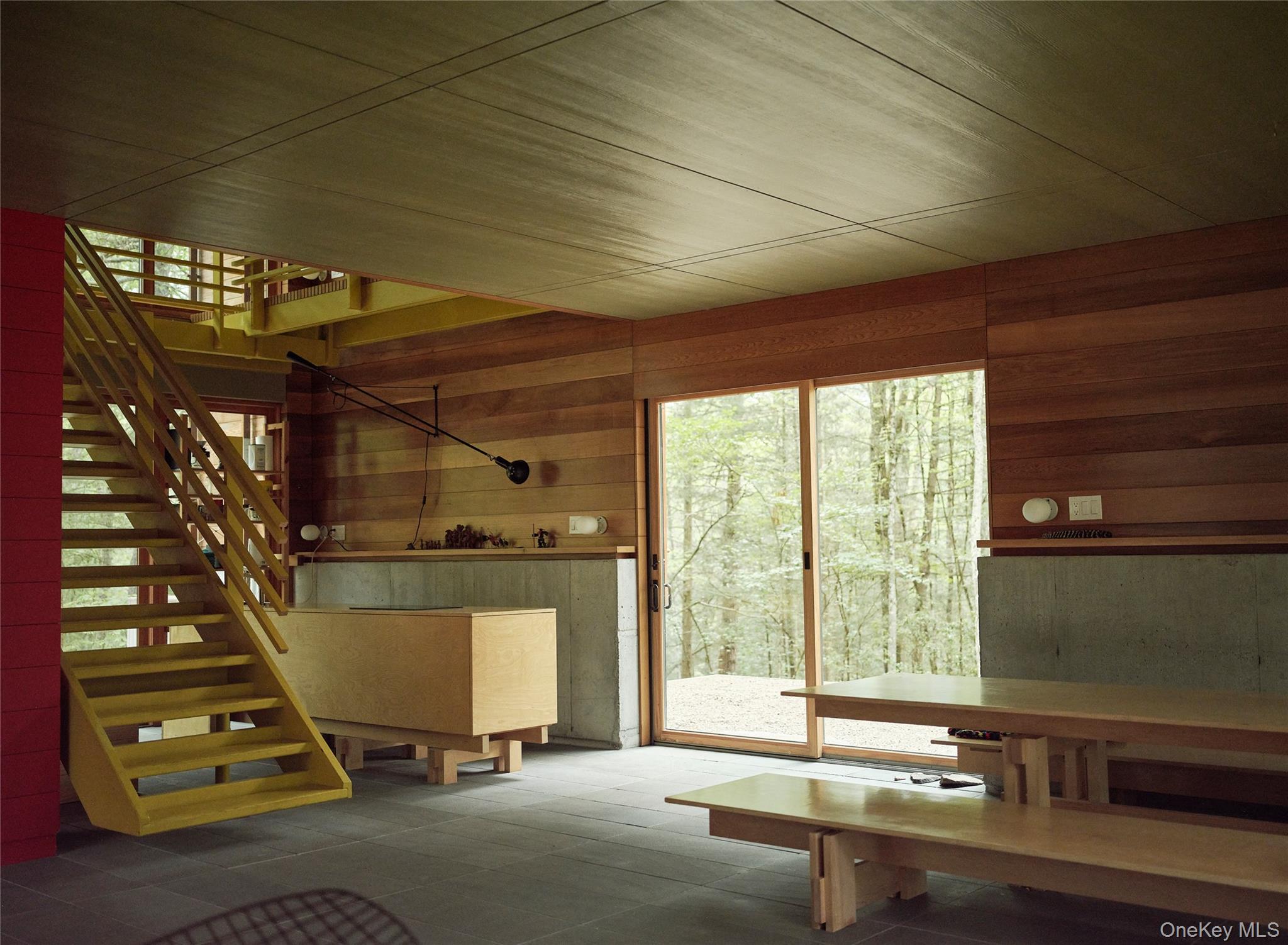 2003 Queens Highway, Kerhonkson, NY 12446