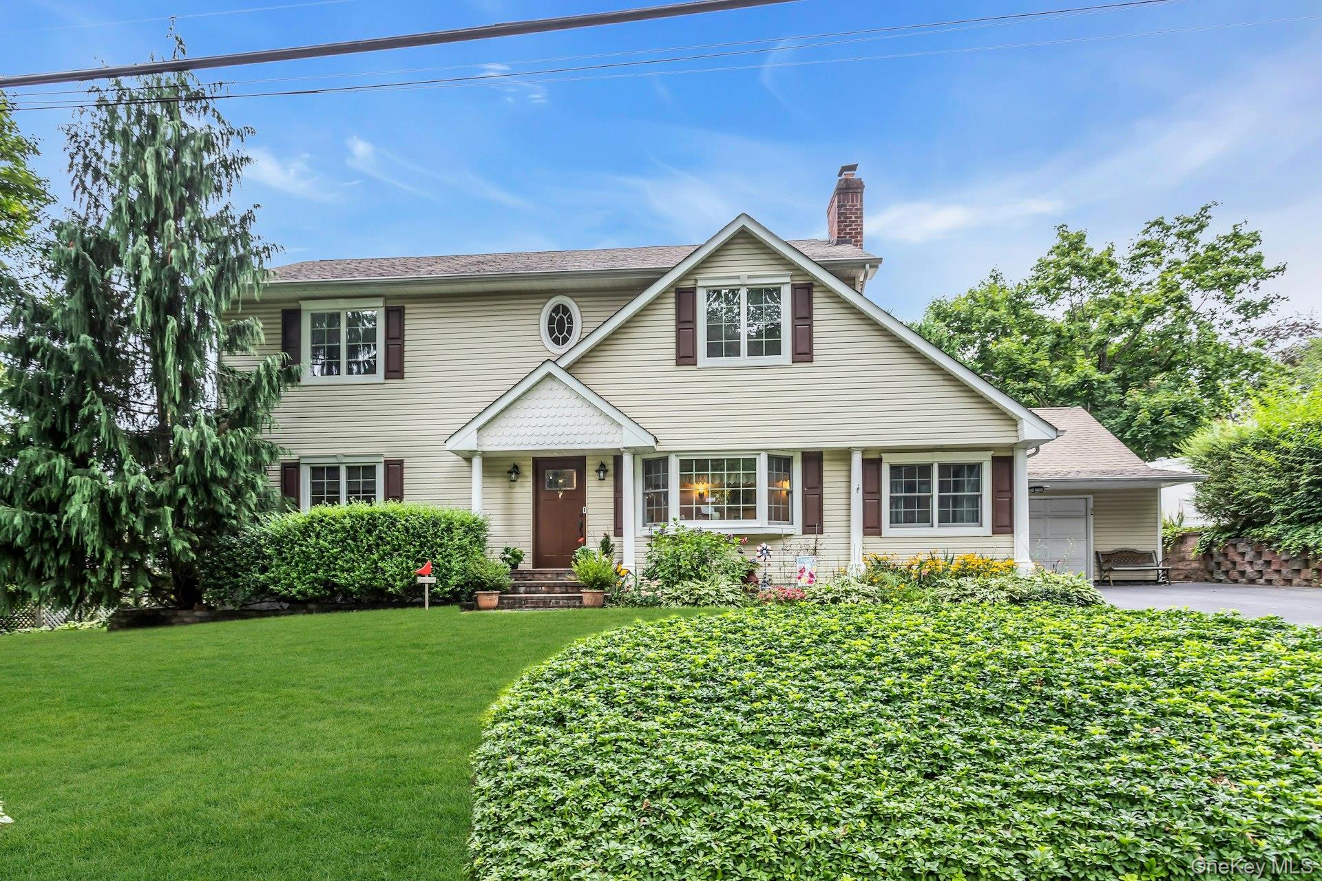 7 Sun Valley Court, Northport, NY 11768