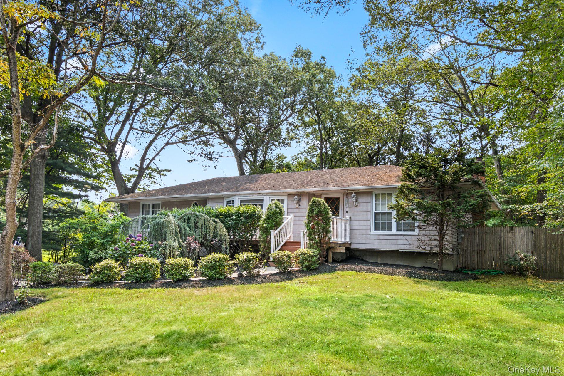 4 Berry Lane, Miller Place, NY 11764