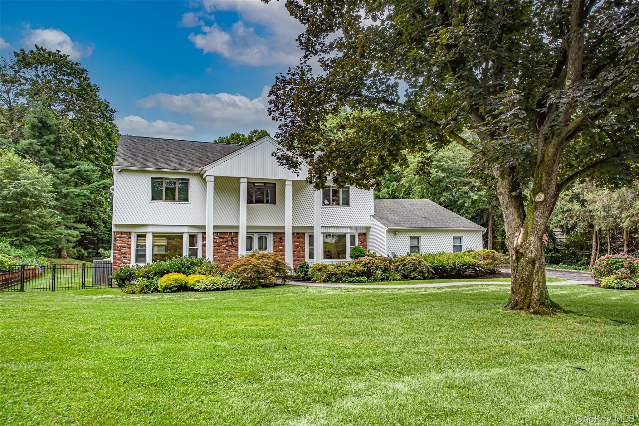 24 Norma Lane, Dix Hills, NY 11746
