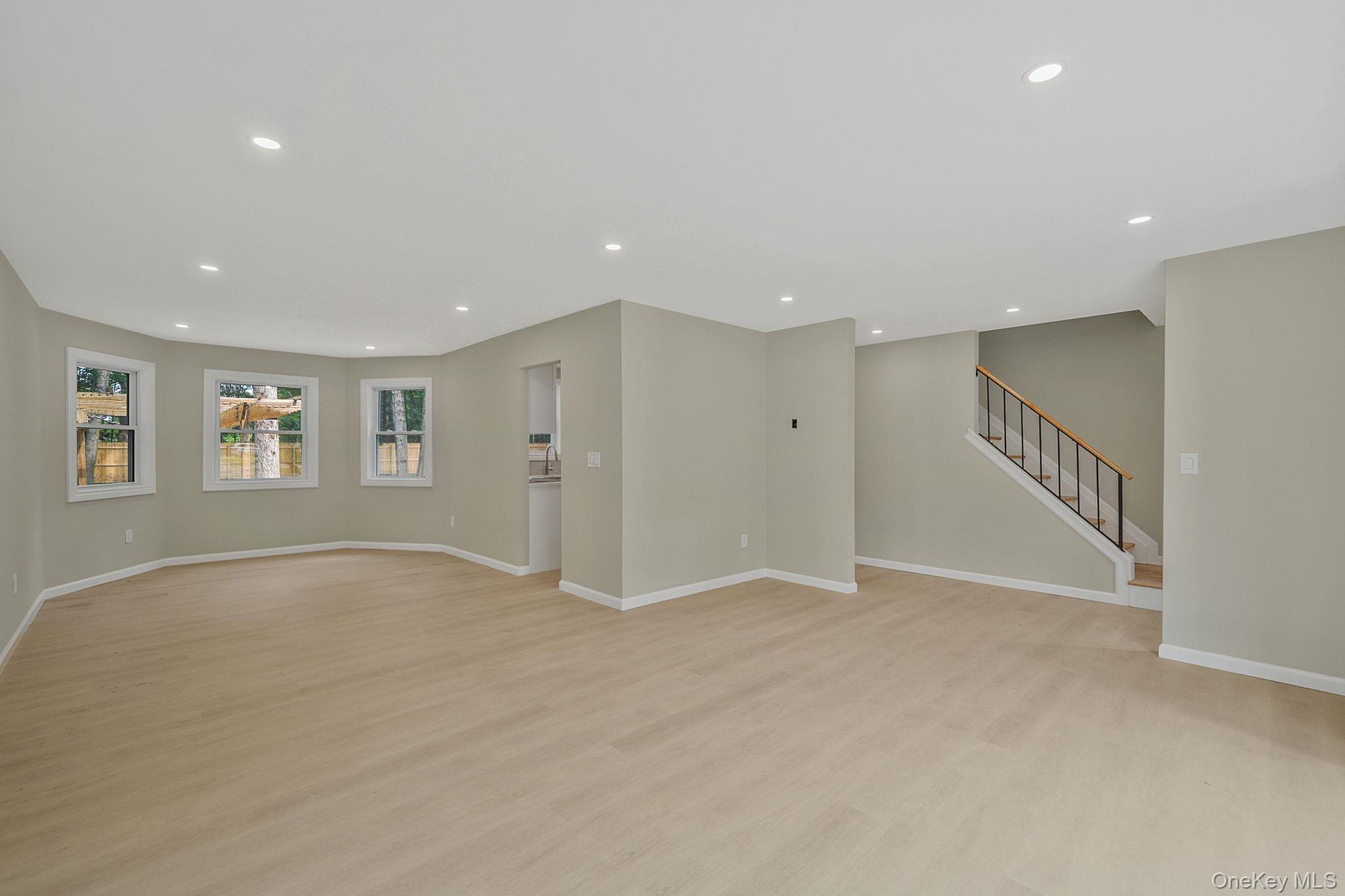 15 Bellaire Drive, Ridge, NY 11961