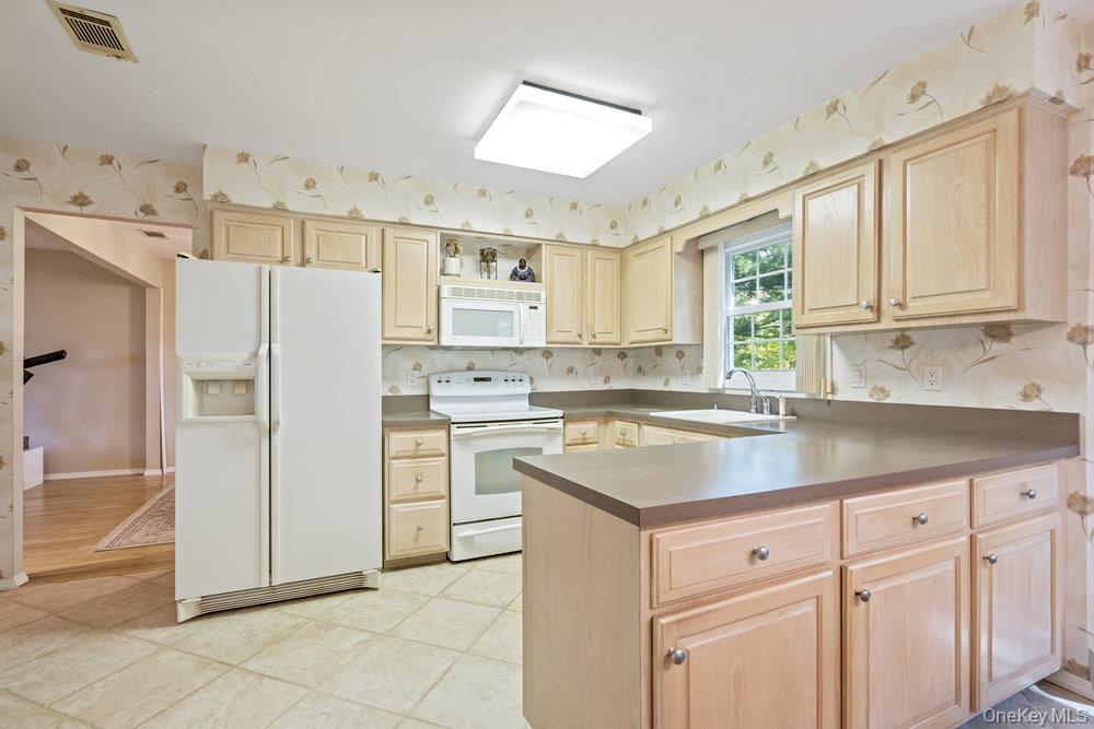 10 Quincy Lane, Smithtown, NY 11787