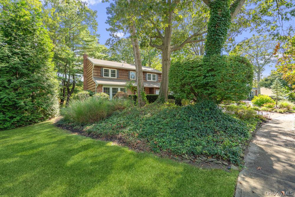 10 Quincy Lane, Smithtown, NY 11787