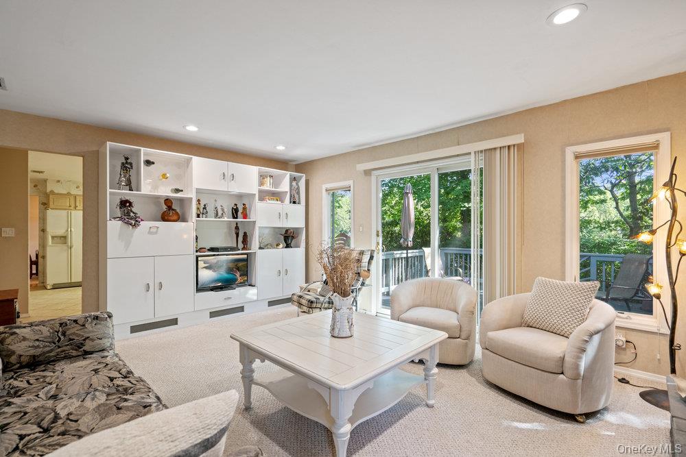 10 Quincy Lane, Smithtown, NY 11787