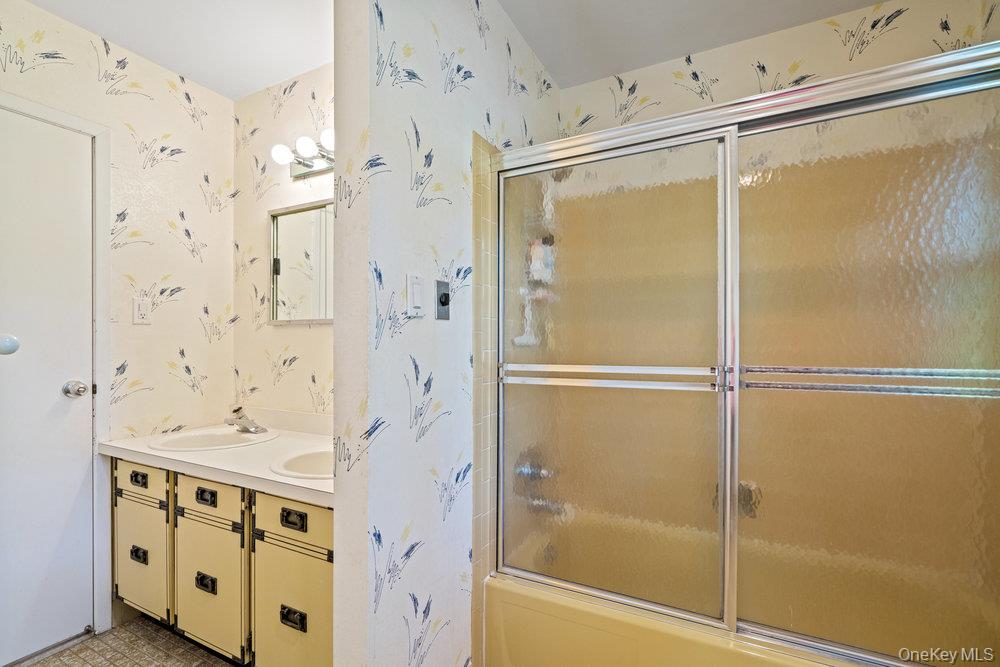 10 Quincy Lane, Smithtown, NY 11787