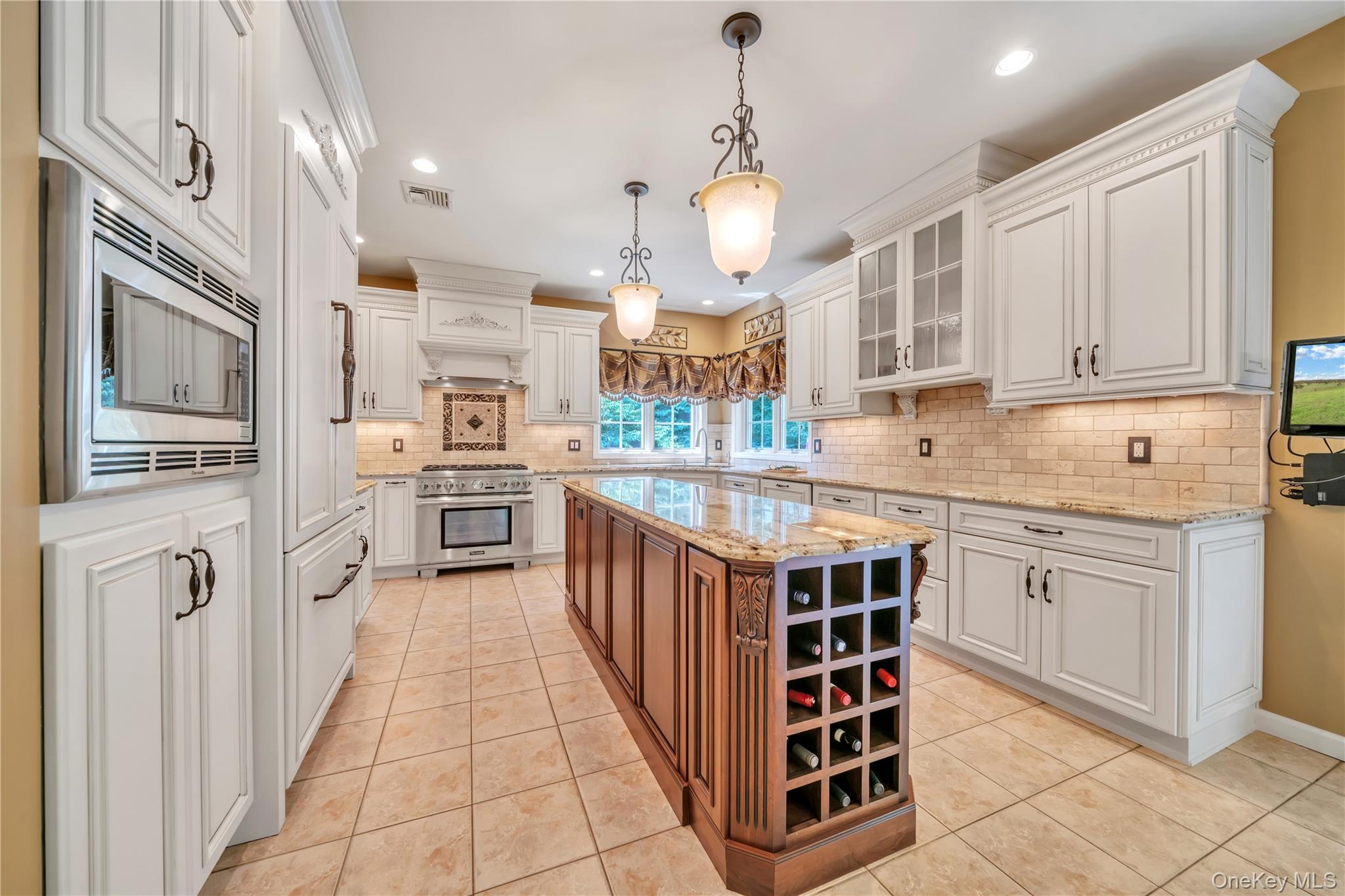 36 Oxford Drive, Suffern, NY 10901