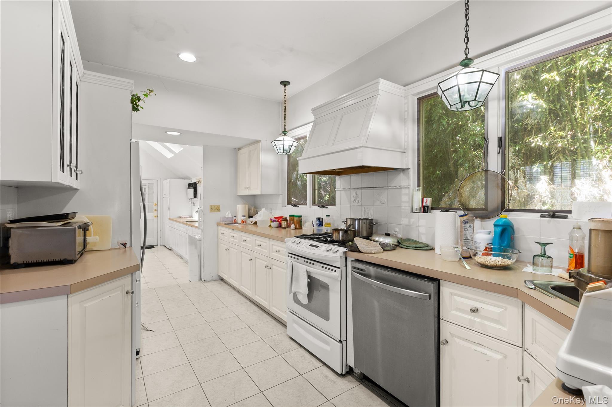 3 Coles Avenue, Amityville, NY 11701