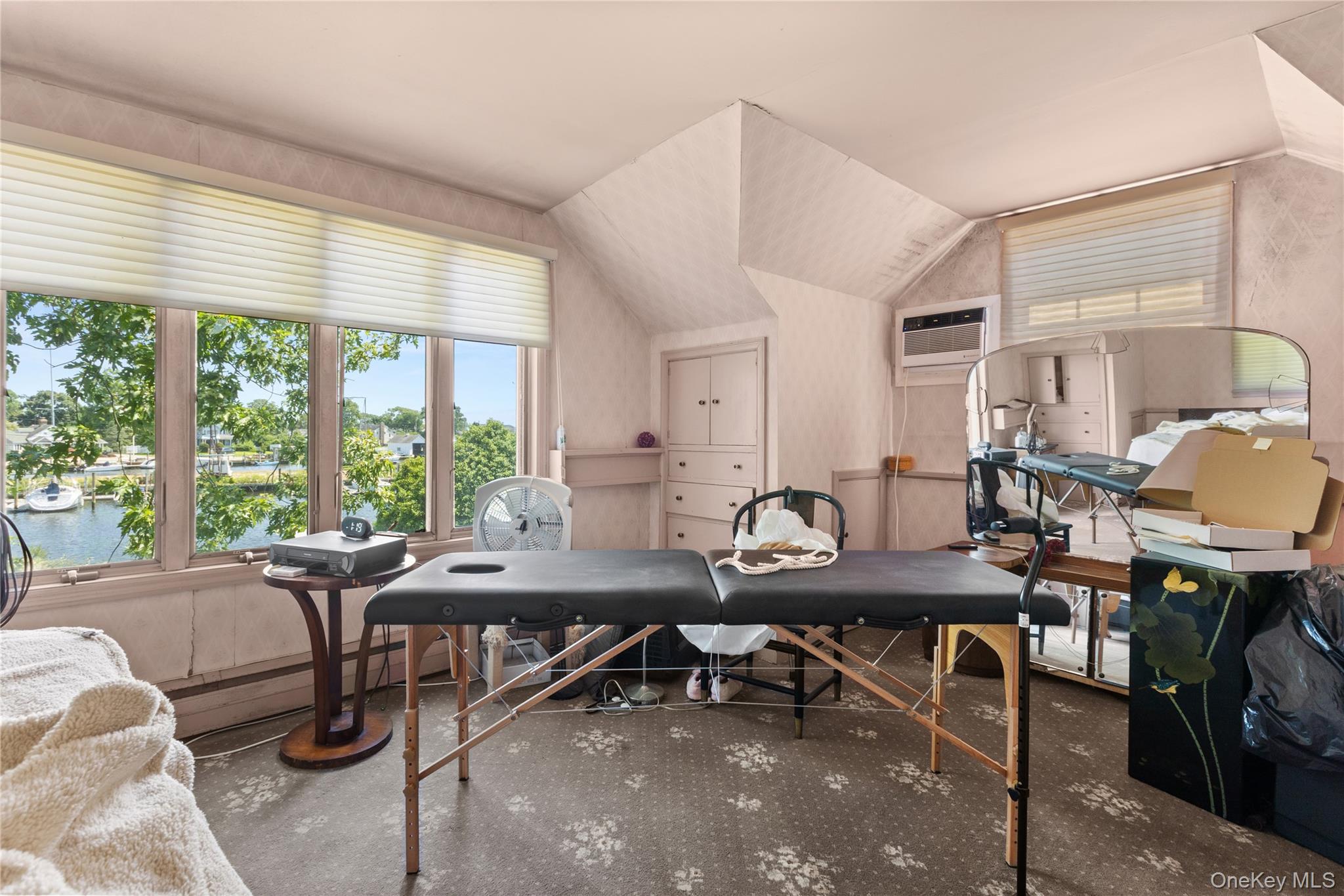 3 Coles Avenue, Amityville, NY 11701