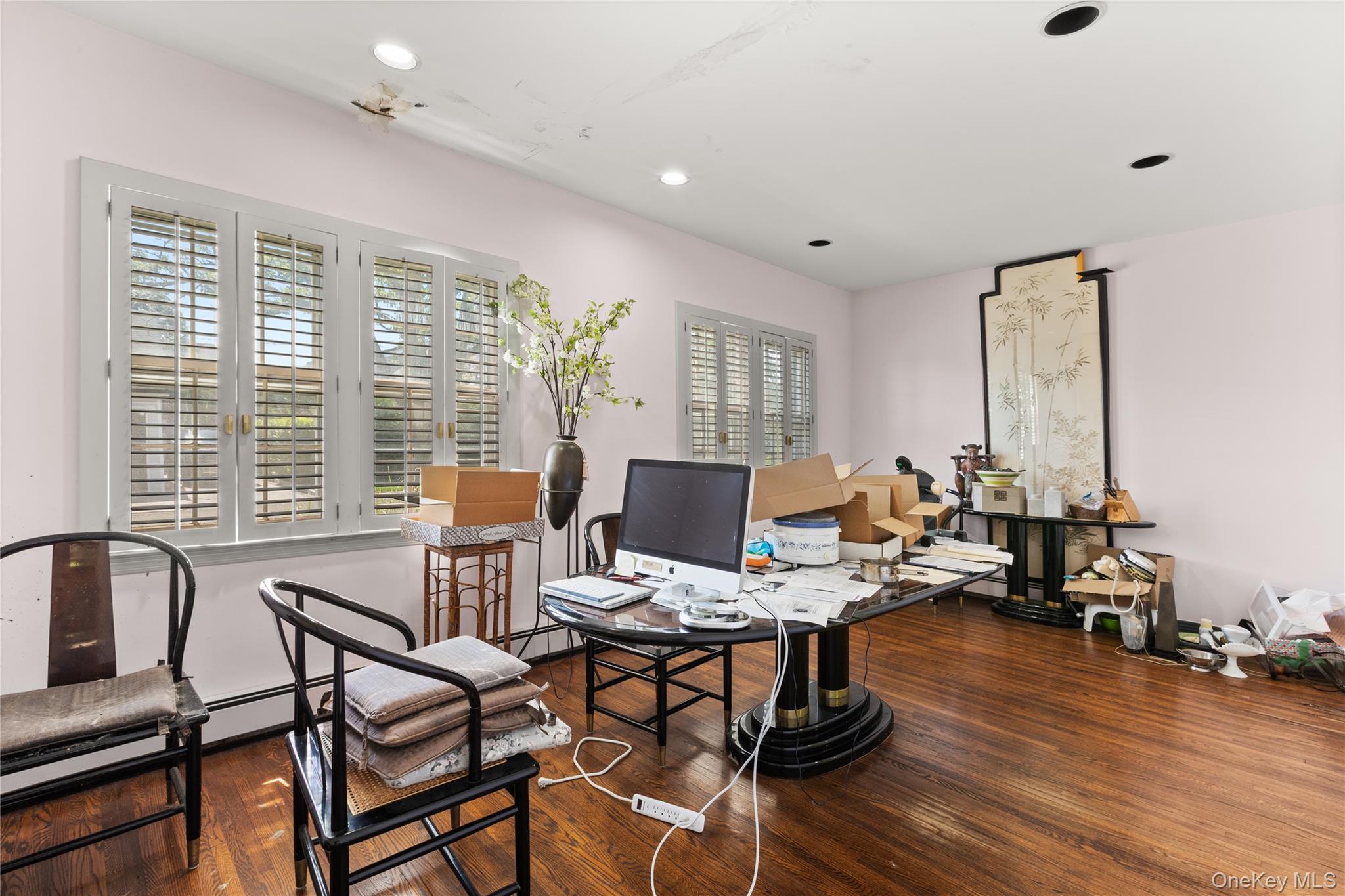 3 Coles Avenue, Amityville, NY 11701