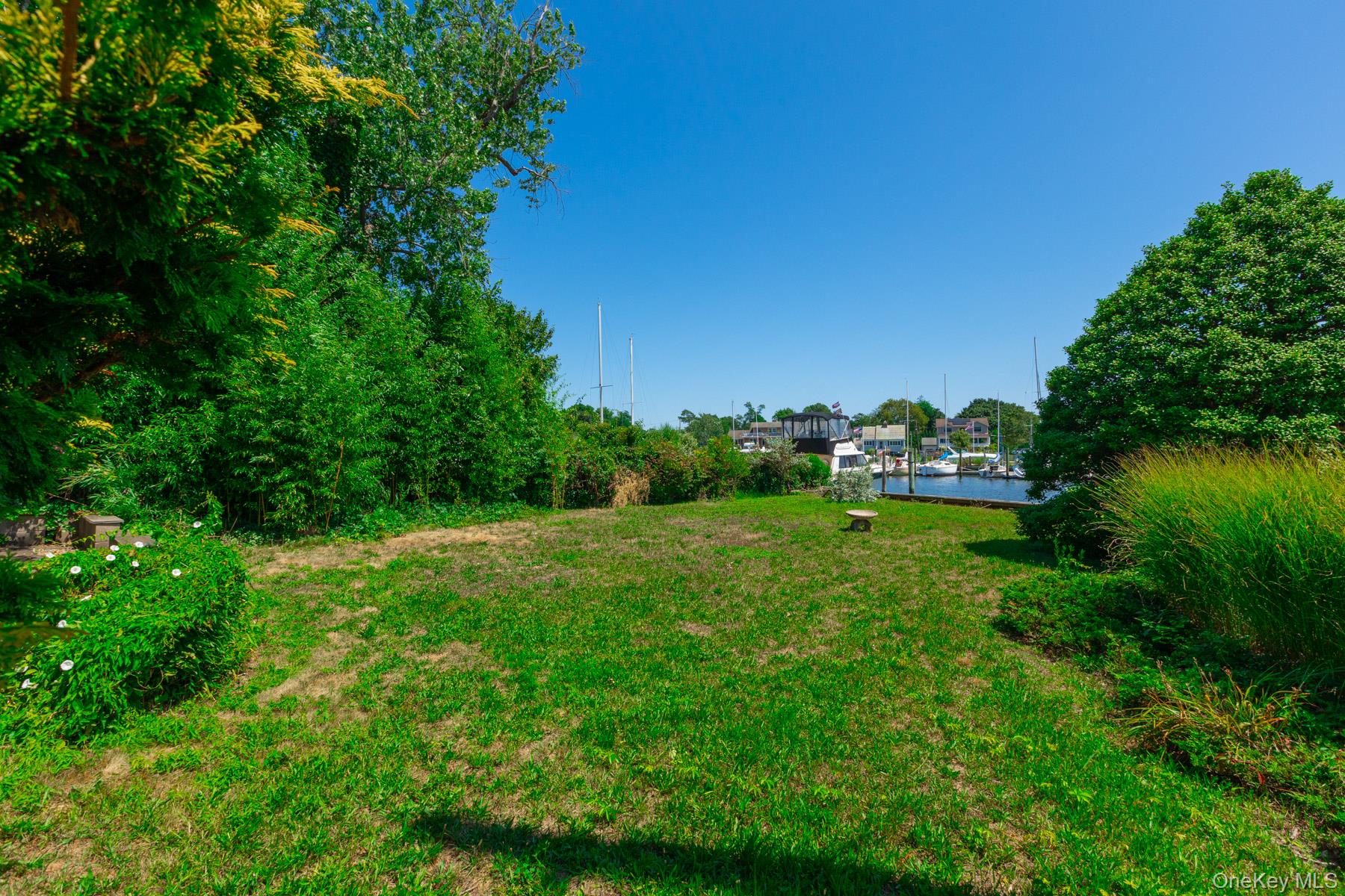 3 Coles Avenue, Amityville, NY 11701