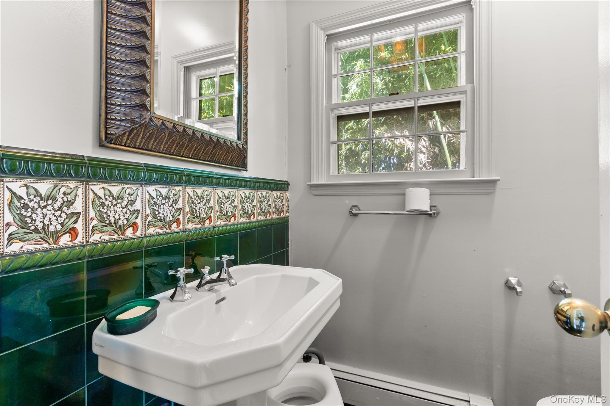 3 Coles Avenue, Amityville, NY 11701