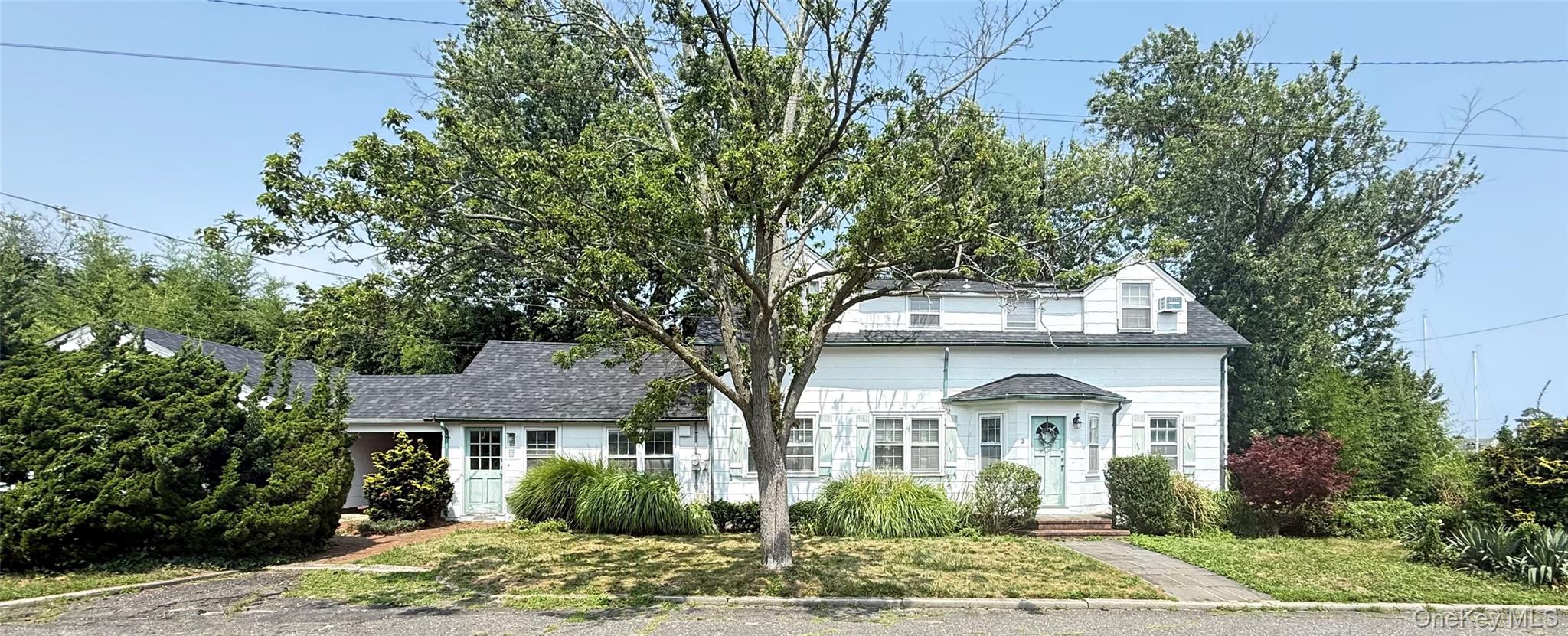 3 Coles Avenue, Amityville, NY 11701