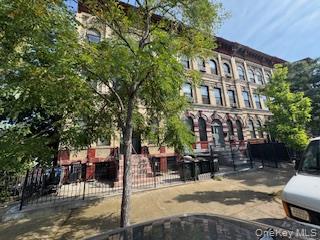 327 Vernon Avenue, Brooklyn, NY 11206