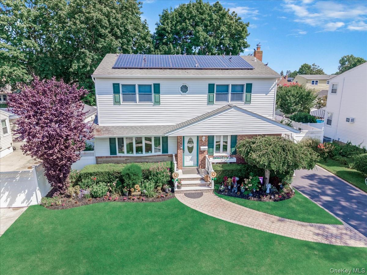 7 Cornell Avenue, Hicksville, NY 11801