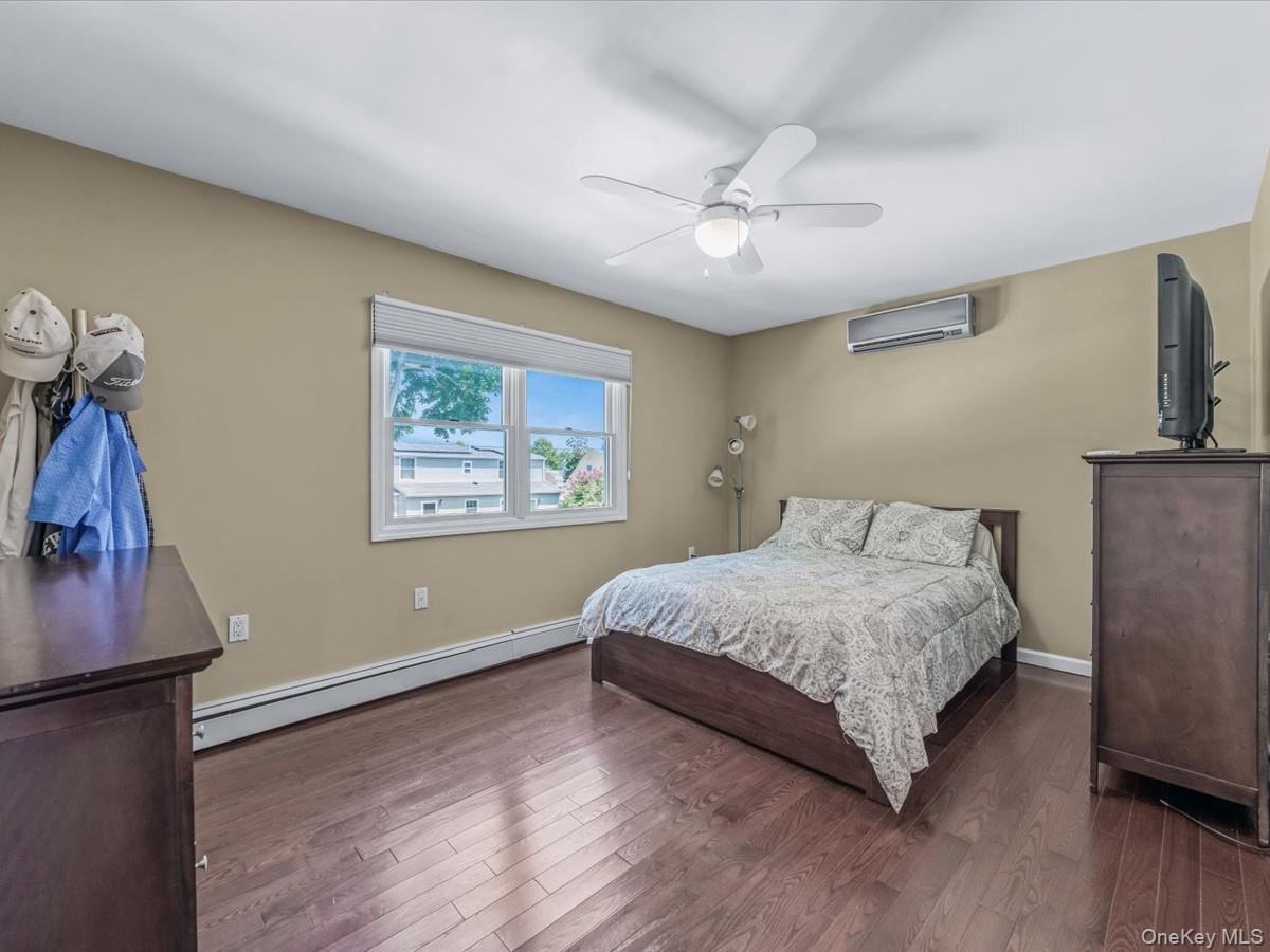 7 Cornell Avenue, Hicksville, NY 11801