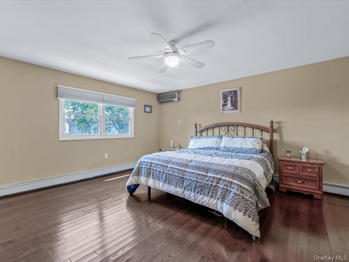 7 Cornell Avenue, Hicksville, NY 11801