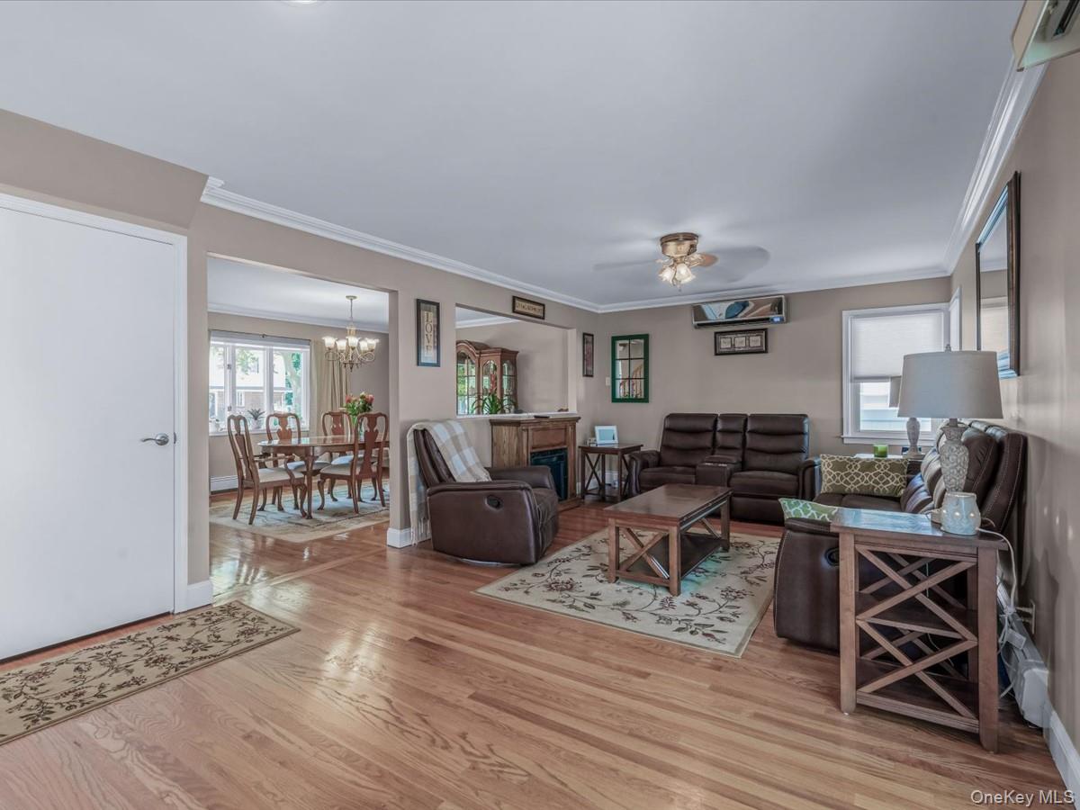 7 Cornell Avenue, Hicksville, NY 11801