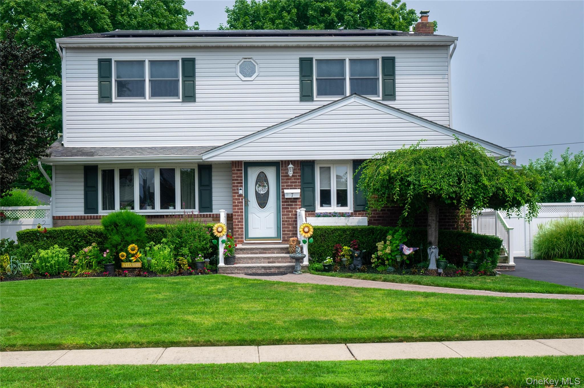 7 Cornell Avenue, Hicksville, NY 11801