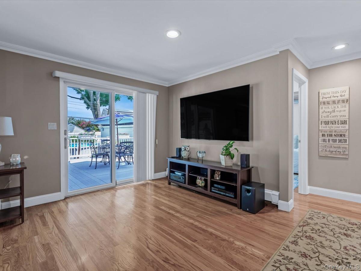 7 Cornell Avenue, Hicksville, NY 11801