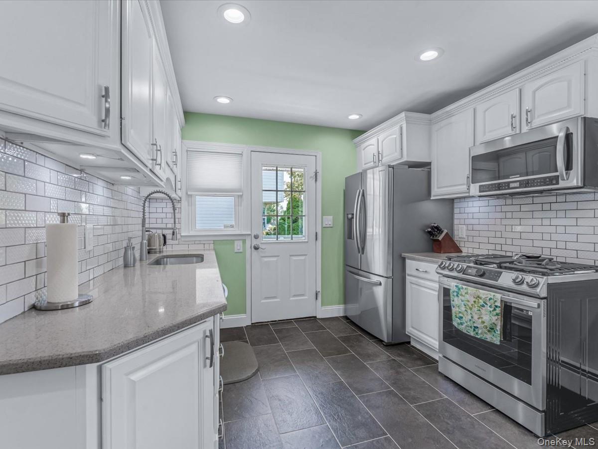 7 Cornell Avenue, Hicksville, NY 11801