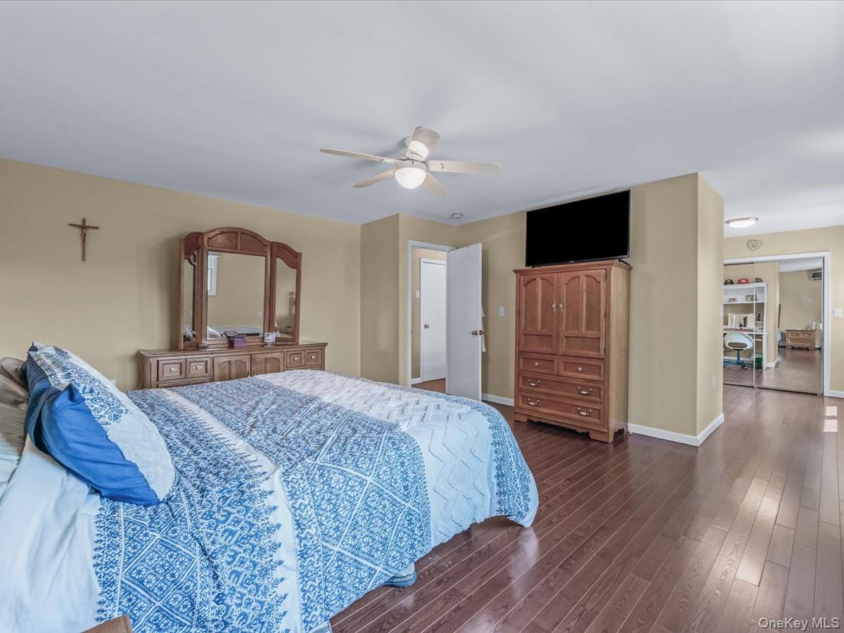 7 Cornell Avenue, Hicksville, NY 11801