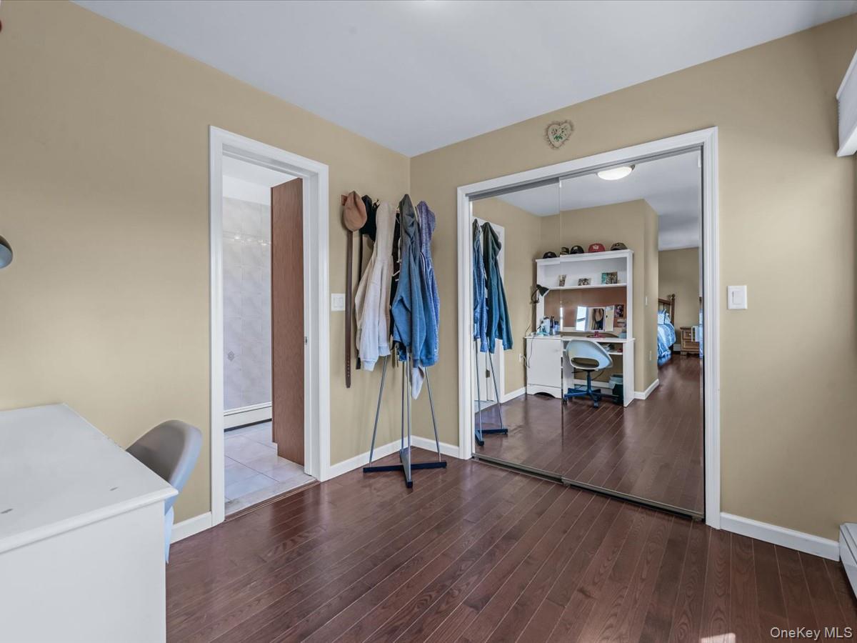 7 Cornell Avenue, Hicksville, NY 11801