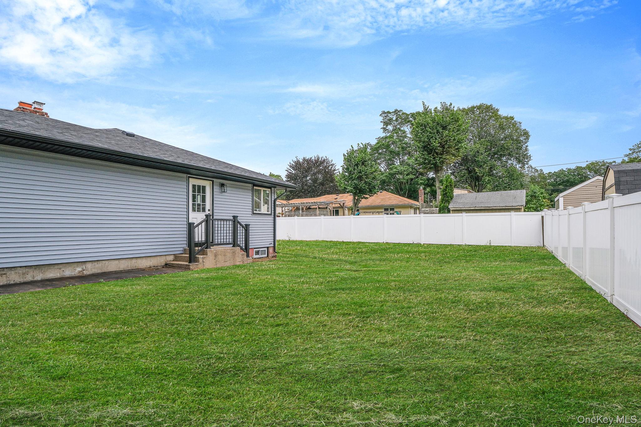 47 Dayton Avenue, Holtsville, NY 11742