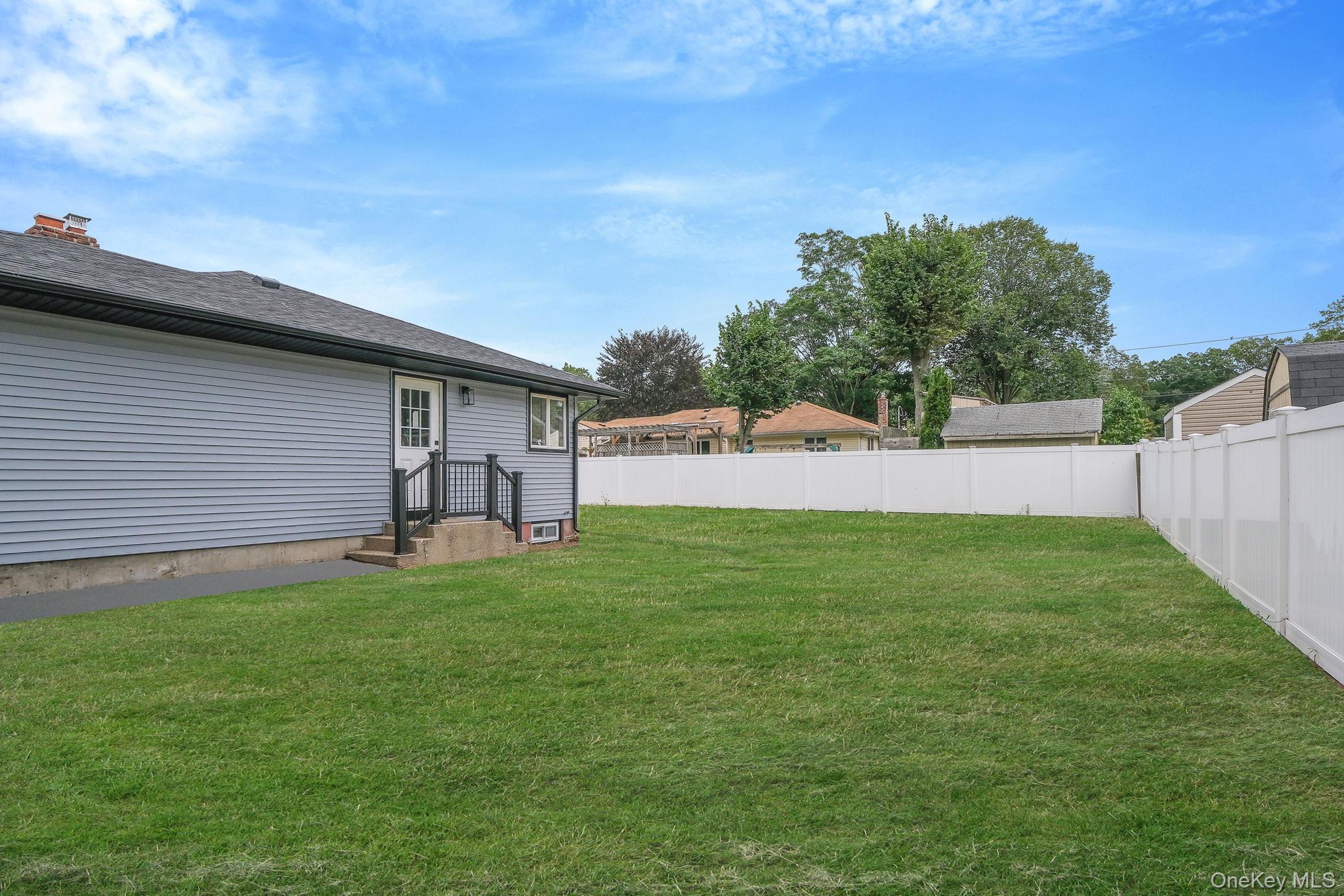 47 Dayton Avenue, Holtsville, NY 11742