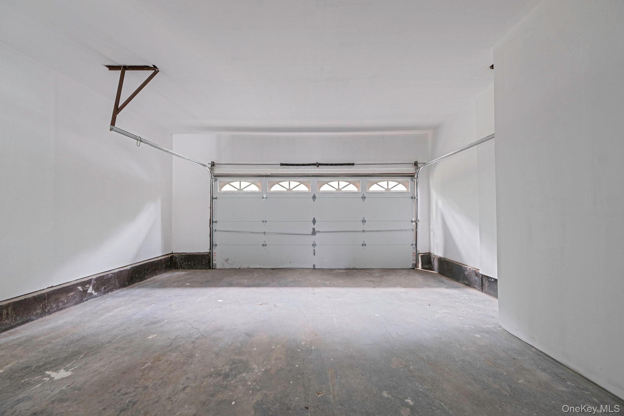 47 Dayton Avenue, Holtsville, NY 11742