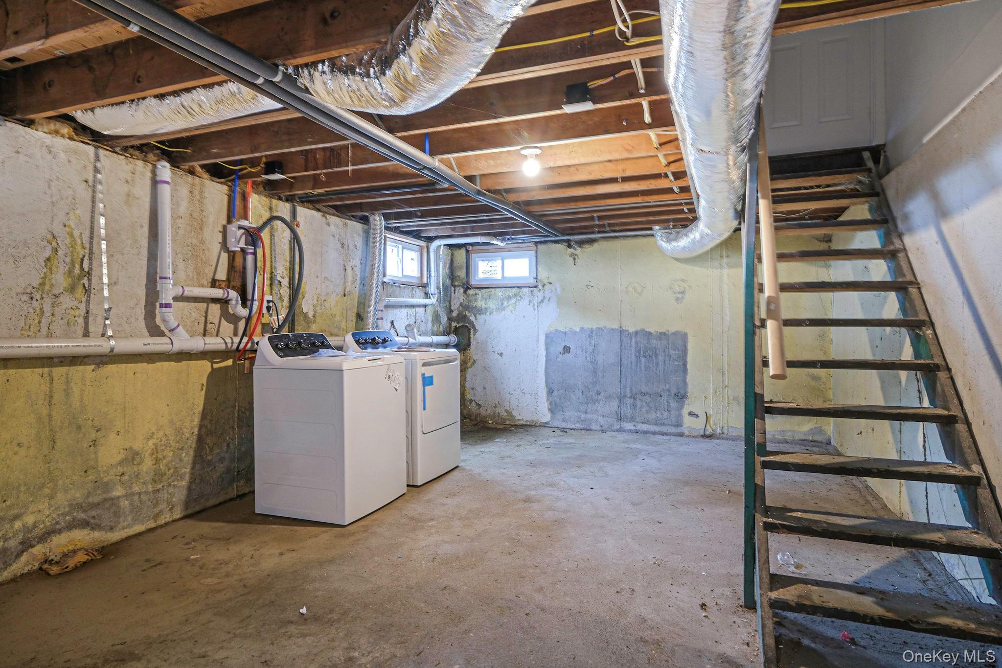 47 Dayton Avenue, Holtsville, NY 11742