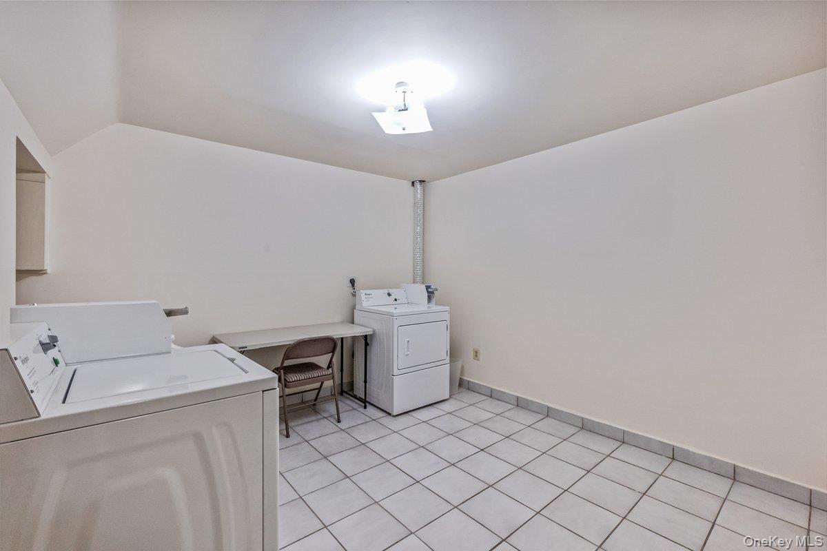 70-50 153rd Street, Flushing, NY 11367