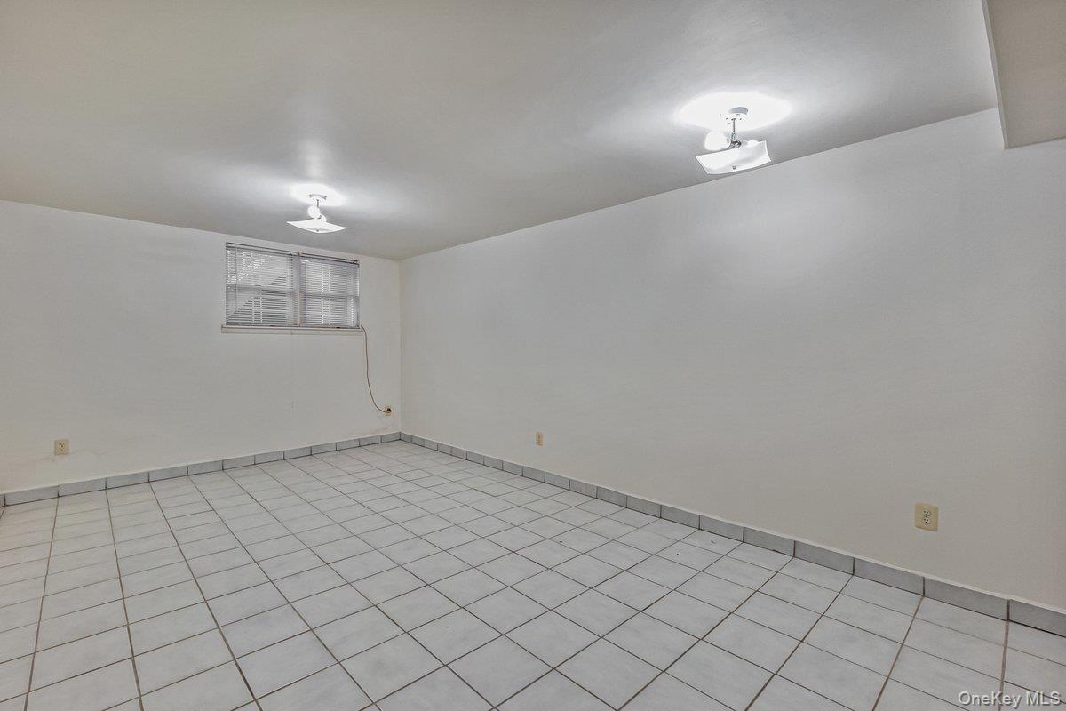 70-50 153rd Street, Flushing, NY 11367