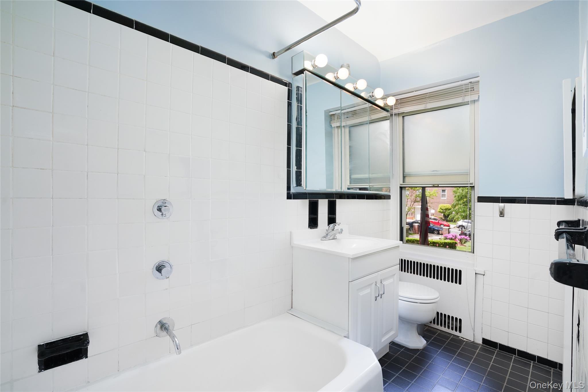 113-14 72nd Road # 1J, Forest Hills, NY 11375