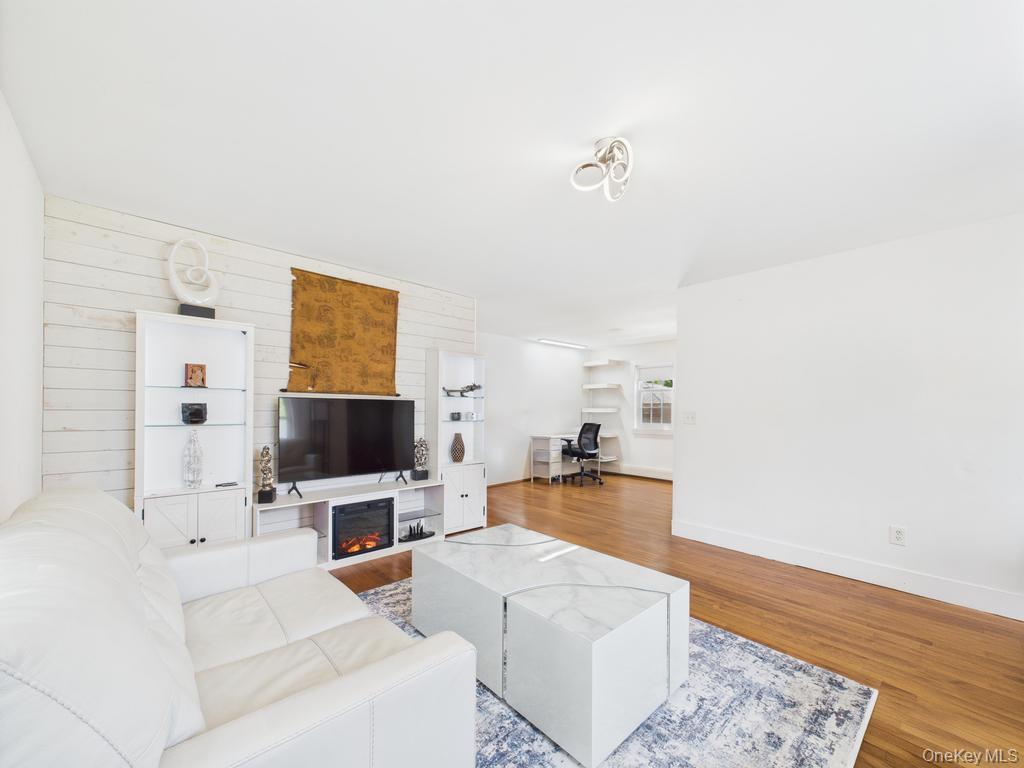 279 Commack Road, Shirley, NY 11967