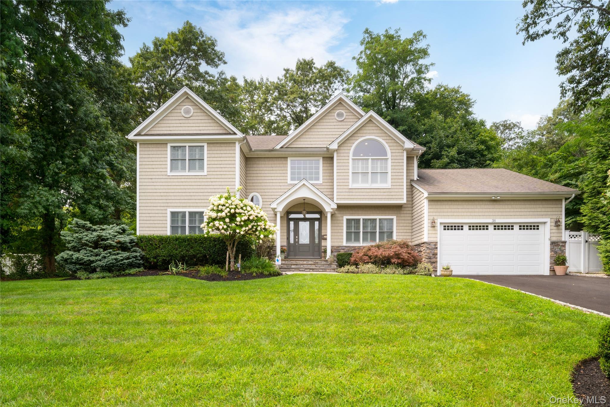 38 Landing Lane, Port Jefferson, NY 11777